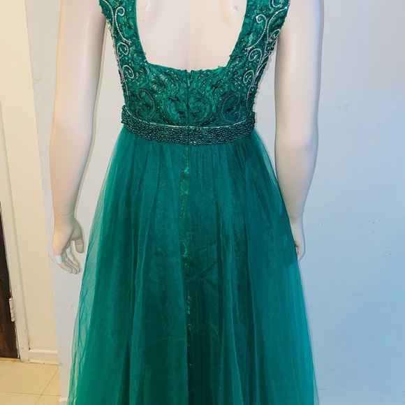 Beautiful party dress - Picture 5 of 5